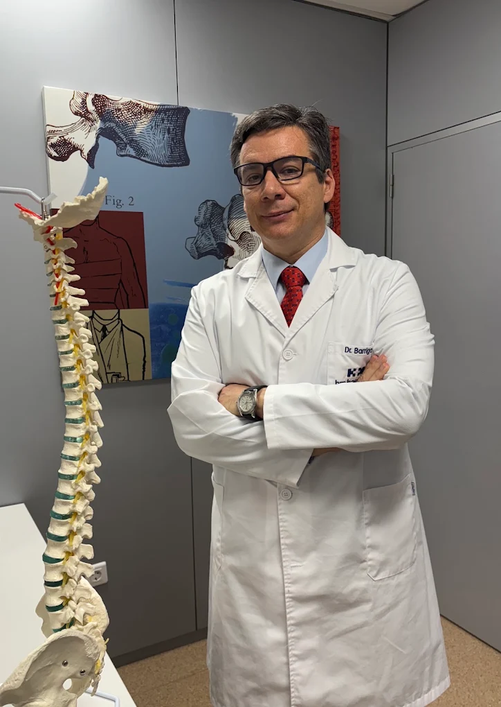 Foto de Dr. Andrés Barriga Martín, Traumatólogo