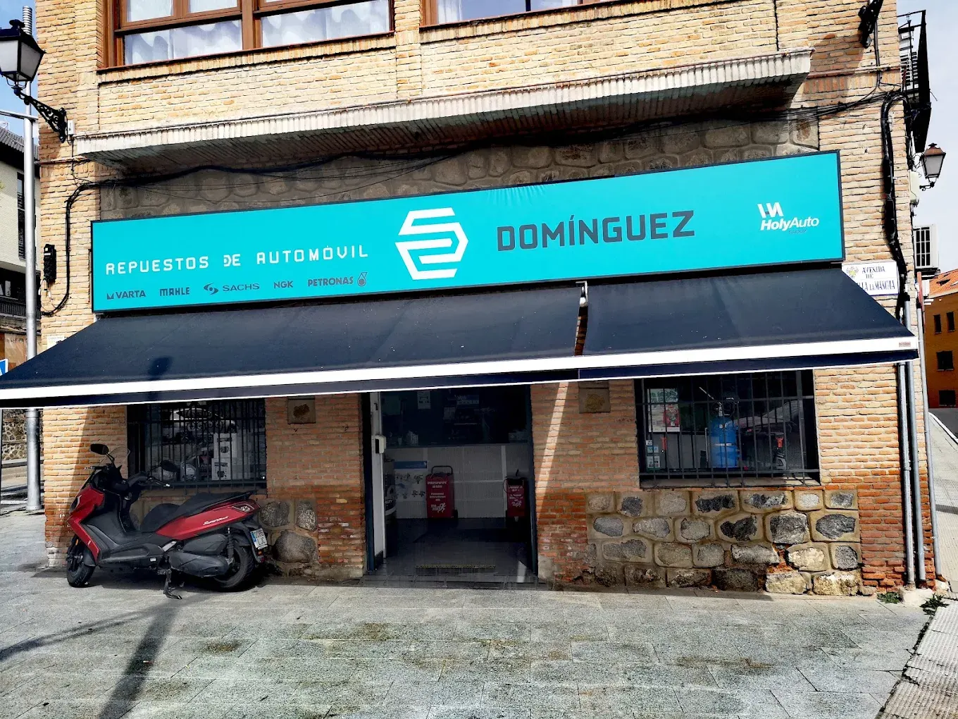 Foto de Suministros para Automoción Dominguez
